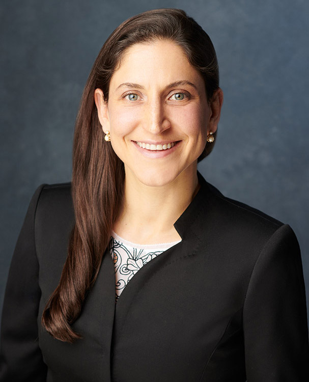 Attorney Ariel Baniowski - Junior Partner